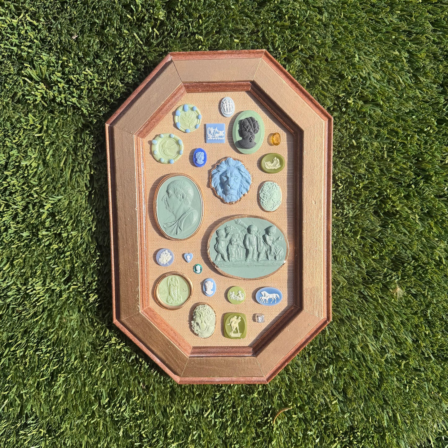 Intaglieaux in Octagon