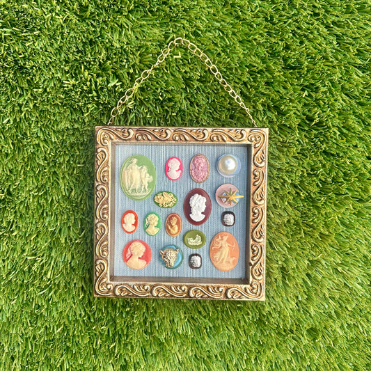 Intaglieaux in Chains