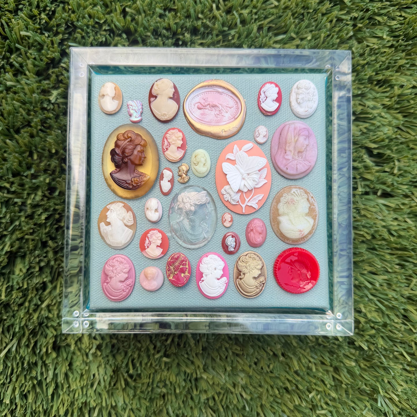 Intaglieaux in Blush and Teal