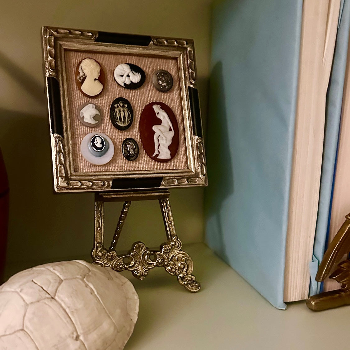 Intaglieaux Mini in Black