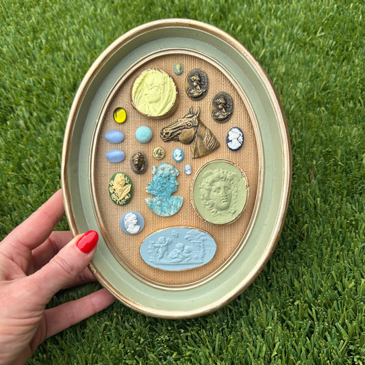 Intaglieaux in Green Oval