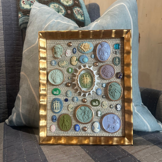 Intaglieaux in Gold Wave