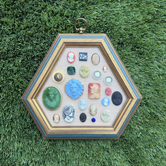 Intaglieaux in Hexagon