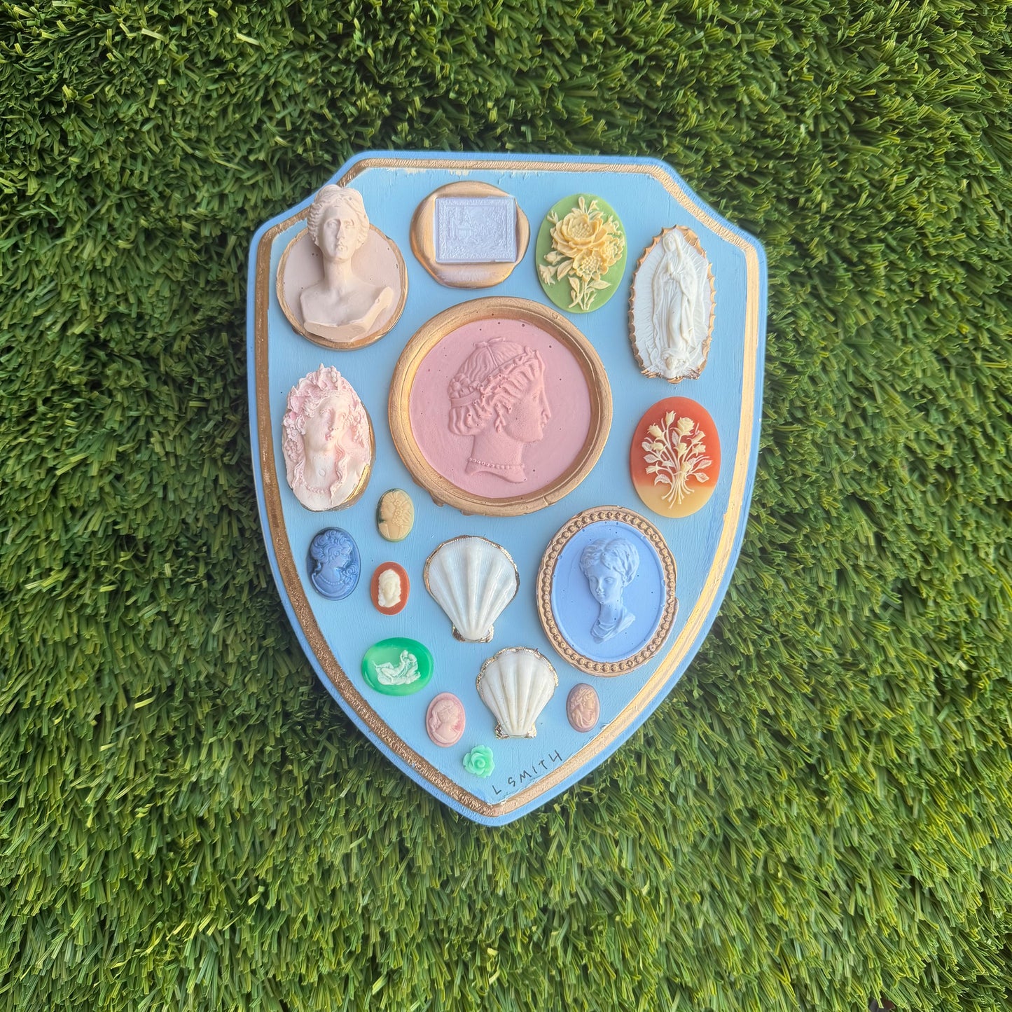 Intaglieaux Shield